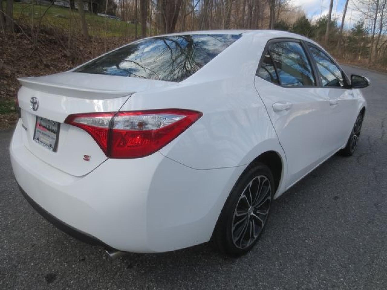 2015 White /Gray Orange Toyota Corolla s Plus (2T1BURHE8FC) with an 1.8 Liter 4-cylinder engine, Automatic transmission, located at 270 US Route 6, Mahopac, NY, 10541, (845) 621-0895, 41.349022, -73.755280 - Photo #3